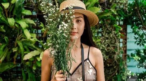perempuan Jakarta melepas lelah